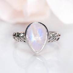 MOONSTONE RING - ORNAMENTED TEARDROP 