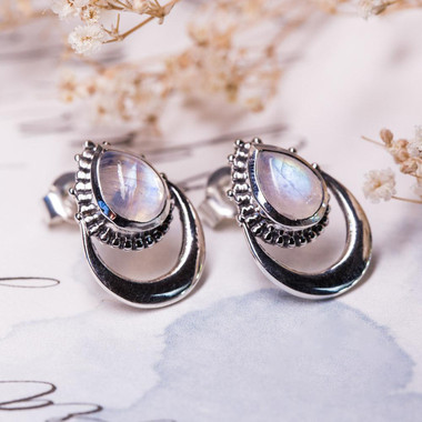 MOONSTONE EARRINGS - MYSTIC MOON