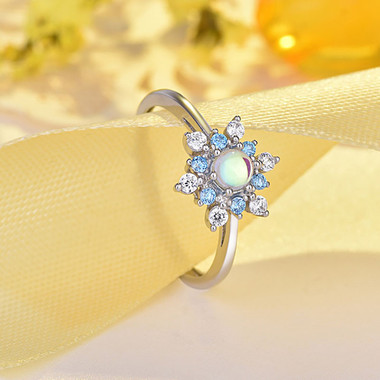 MOONSTONE RING - SNOW