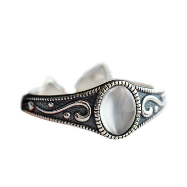 MOONSTONE RING - ANCIENT