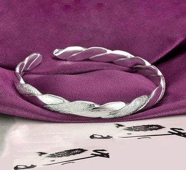 STERLING SILVER BRACELET - LOVE INTERTWINED